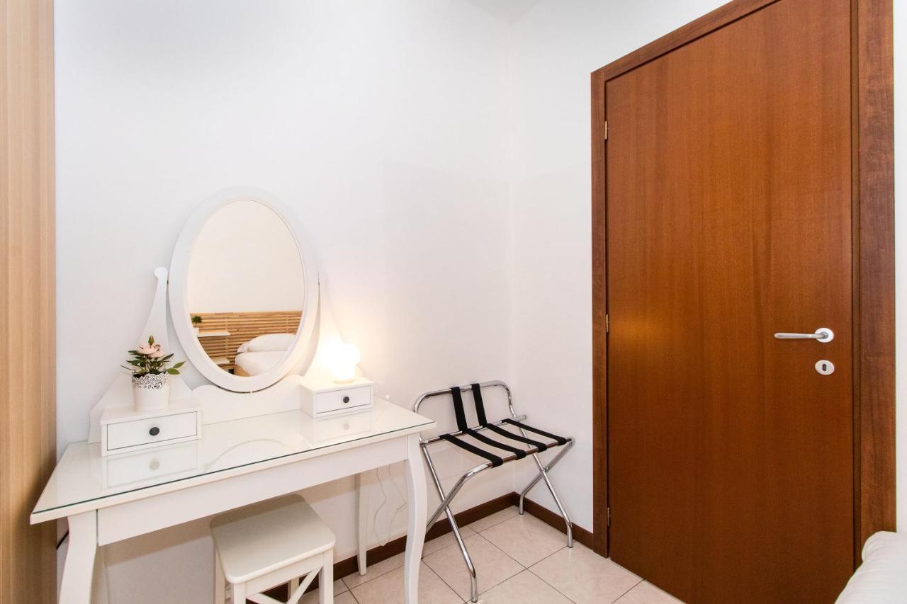 Come Casa Like Home Apartment With Parking Turín Exterior foto
